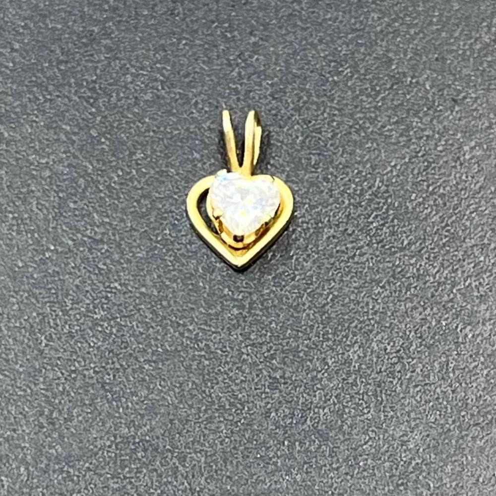 14k Yellow Gold Prong Set Heart Shaped Cubic Zirconia CZ Solitaire Sm
Pendant